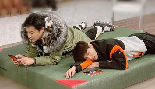 娱乐吃瓜社尼格买提,娱乐吃瓜社的明星风向标